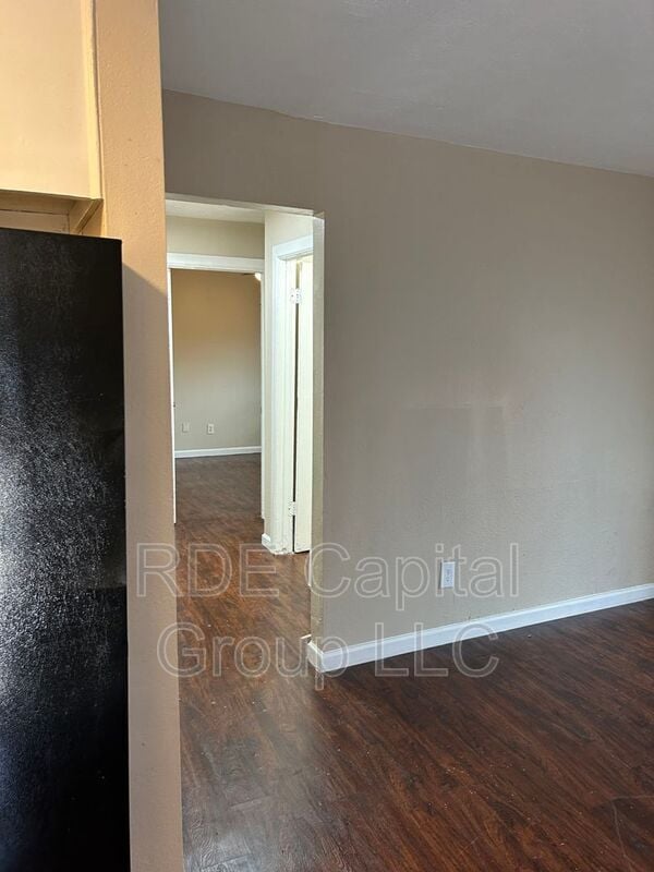 Building Photo - 1037 E Tucker St