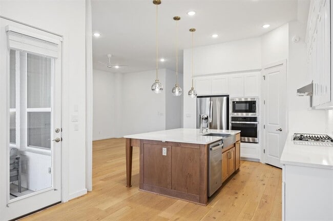 Foto del edificio - 1221 Texas Ash Ln