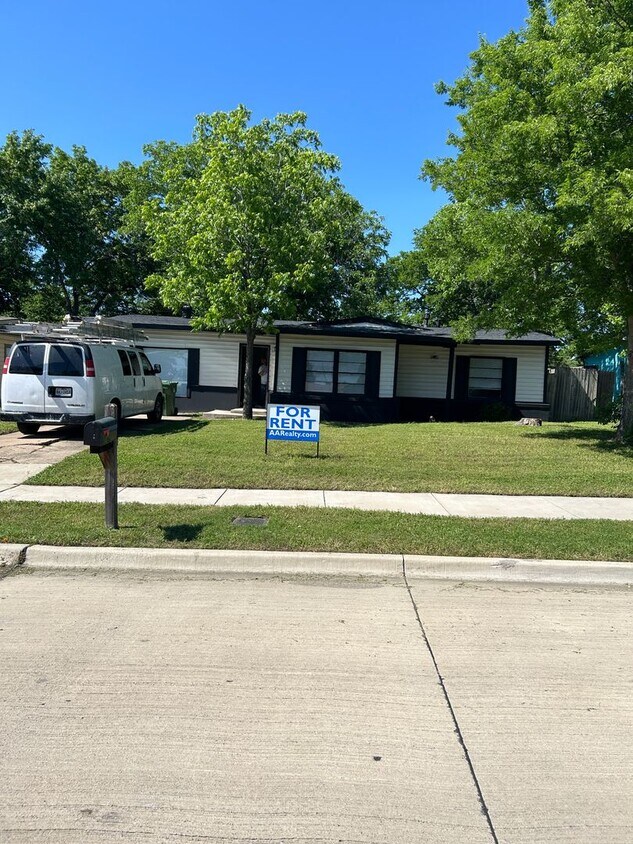 805 Biggs Terrace, Arlington, TX 76010 House Rental in Arlington, TX