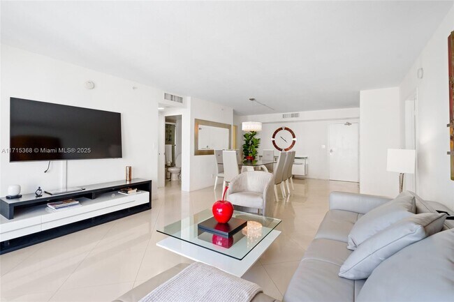 Building Photo - 9195 Collins Ave