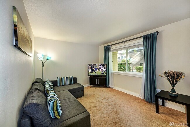 Foto del edificio - 15819 Leary Wy