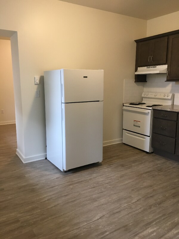 601 N Lime St Unit 2nd Fl Rear, Lancaster, PA 17602 Room for Rent in