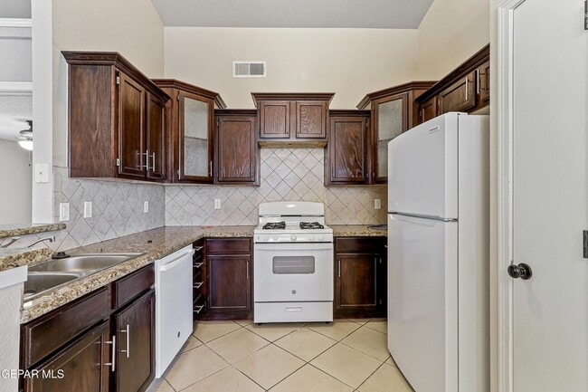 Foto del edificio - 14336 Desert Sage Dr