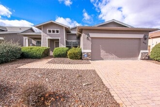 Building Photo - 650 N Robles St