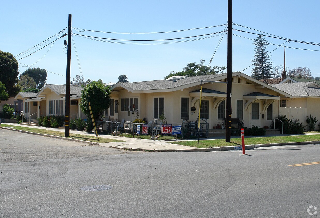 220 N 10th St, Santa Paula, CA 93060 Apartments in Santa Paula, CA