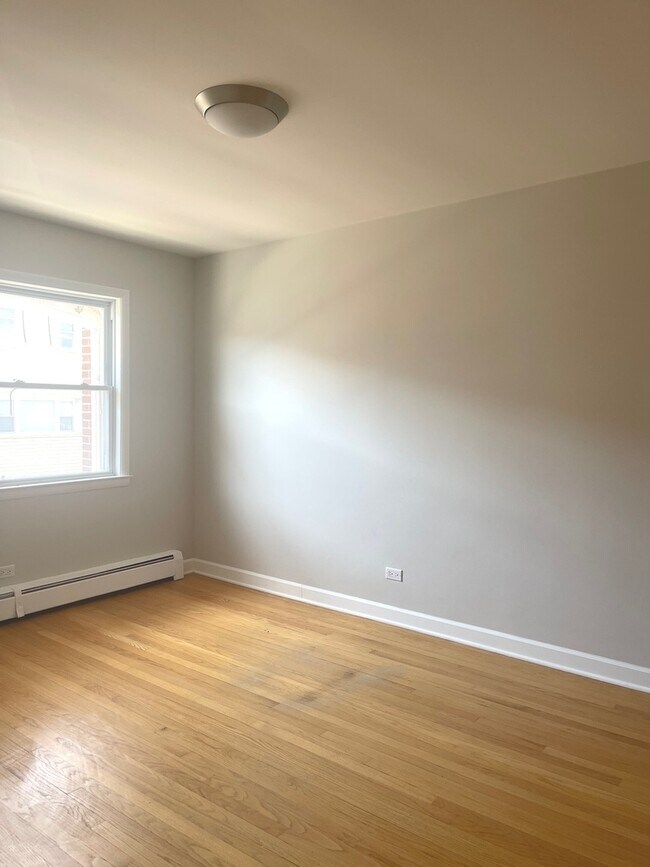 Foto del edificio - 5405 N Artesian Ave