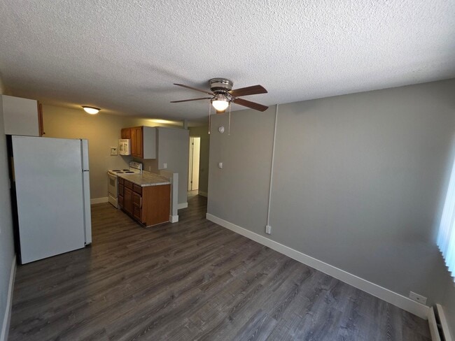 Building Photo - 233 E Arvada St