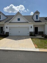 Building Photo - 717 Isleworth Ln