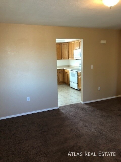 Building Photo - 930 Bishop Ct