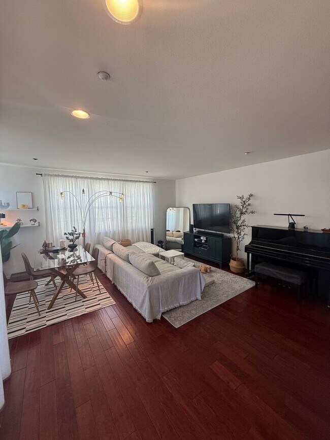 Foto del edificio - One Of A Kind Town Home in Serra Mesa