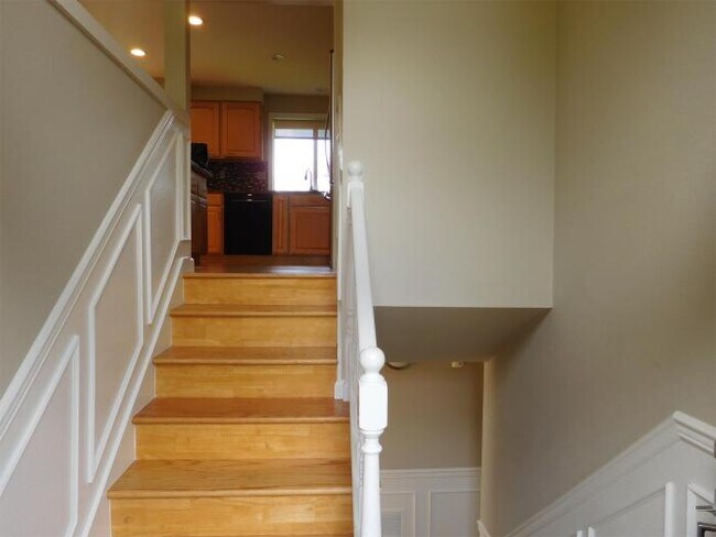 Building Photo - 4 bedroom in Kirkland WA 98034