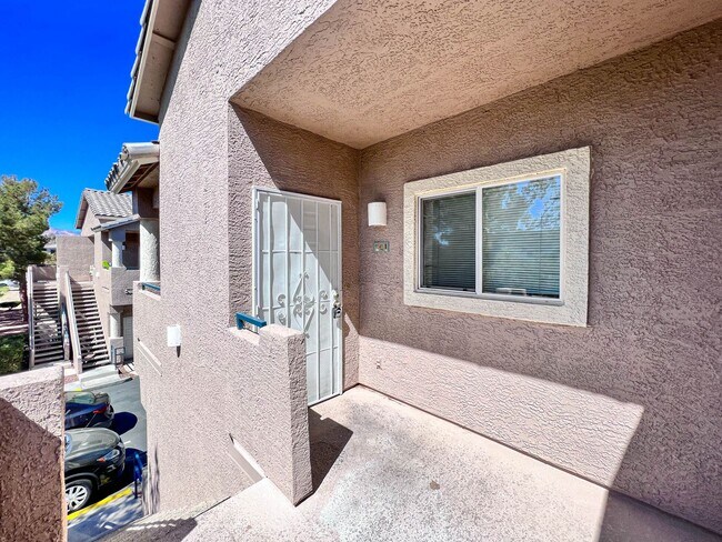 Building Photo - A Beautiful 2 Bedroom Upstairs Condo in Su...