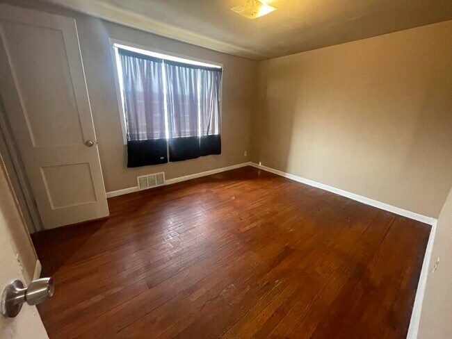 Foto del edificio - 3453 Ewald Cir