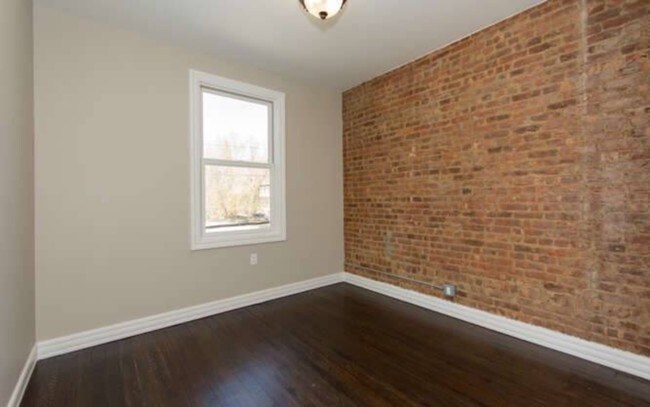 Foto del edificio - 106 Main St