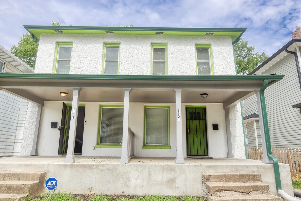 Foto principal - 1121 N Dearborn St