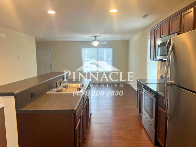 Foto del edificio - 124 Tomahawk Industrial Park