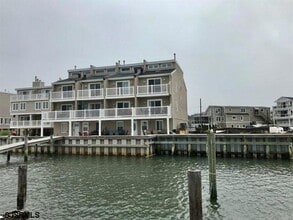 Building Photo - 1113 Bayshore Ave