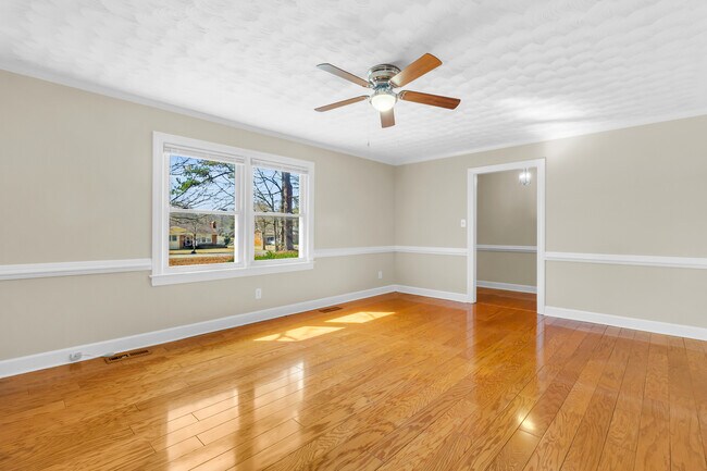 Building Photo - 4912 Morton Rd