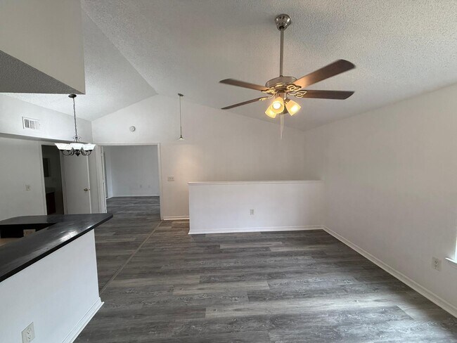 Foto del edificio - 433 Fountainhead Cir