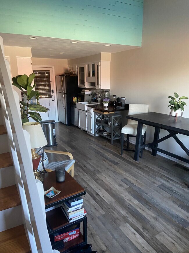 Foto del edificio - 115 E Grand Ave