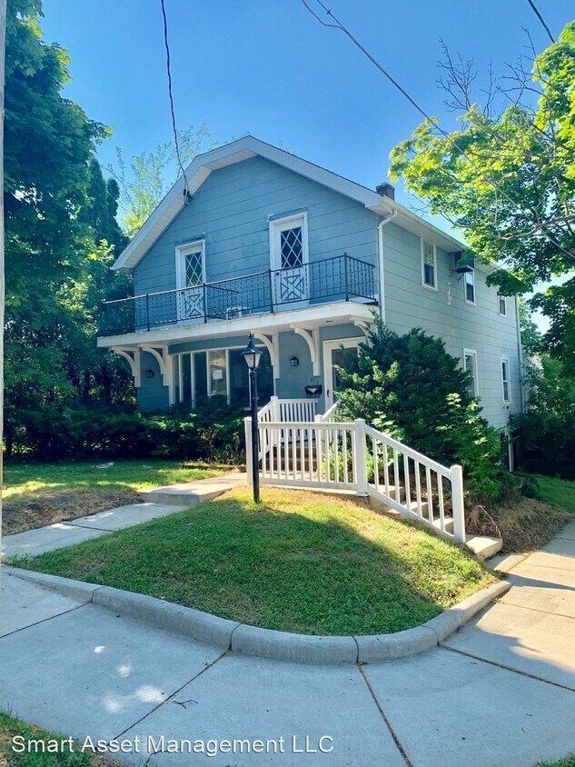 Foto principal - 817 Chicago Ave