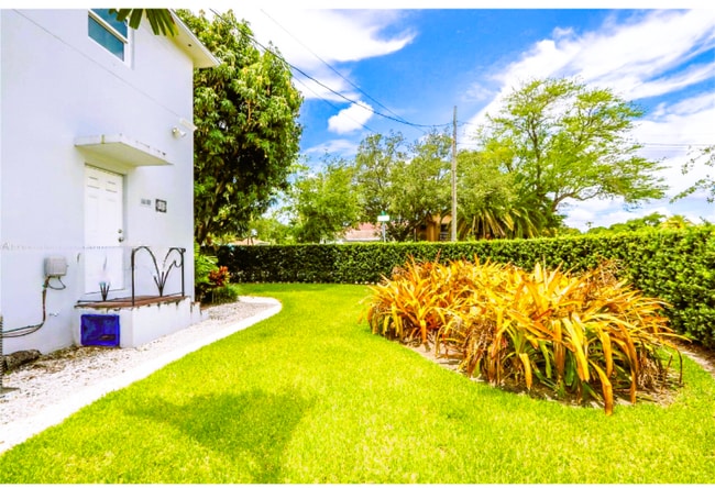 Jardín - 685 SW 19th Rd