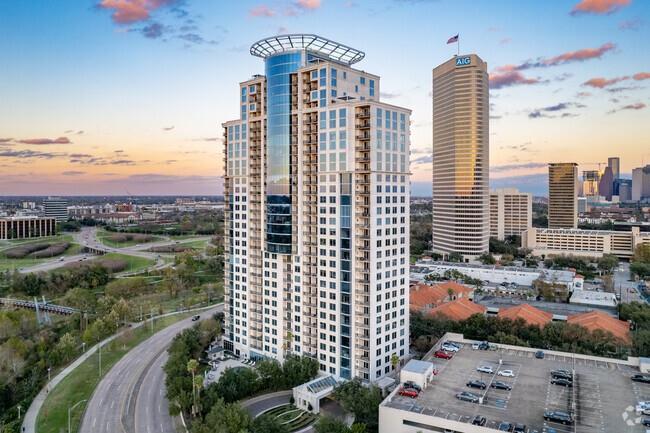 Foto principal - 3333 Allen Pkwy