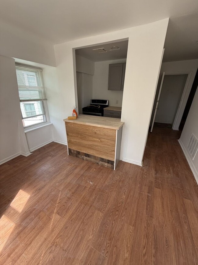 Photo - 513 Brinton St Apartment