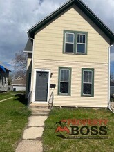 Building Photo - 1202 1/2 Elston St