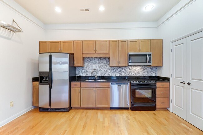 Foto del edificio - (Coming Soon) 1 Bedroom South End Condo!