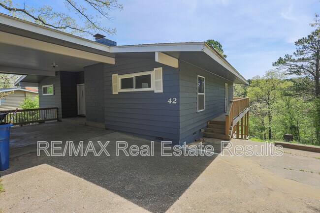 Building Photo - 42 Hope Dr