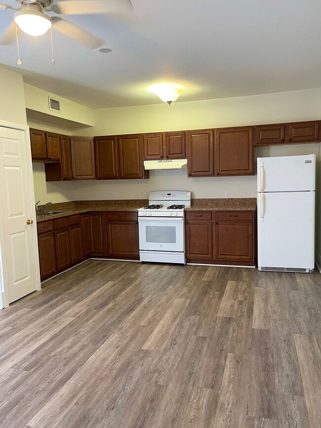 Building Photo - 1 Bedroom 1 Bath Apartment in Umatilla