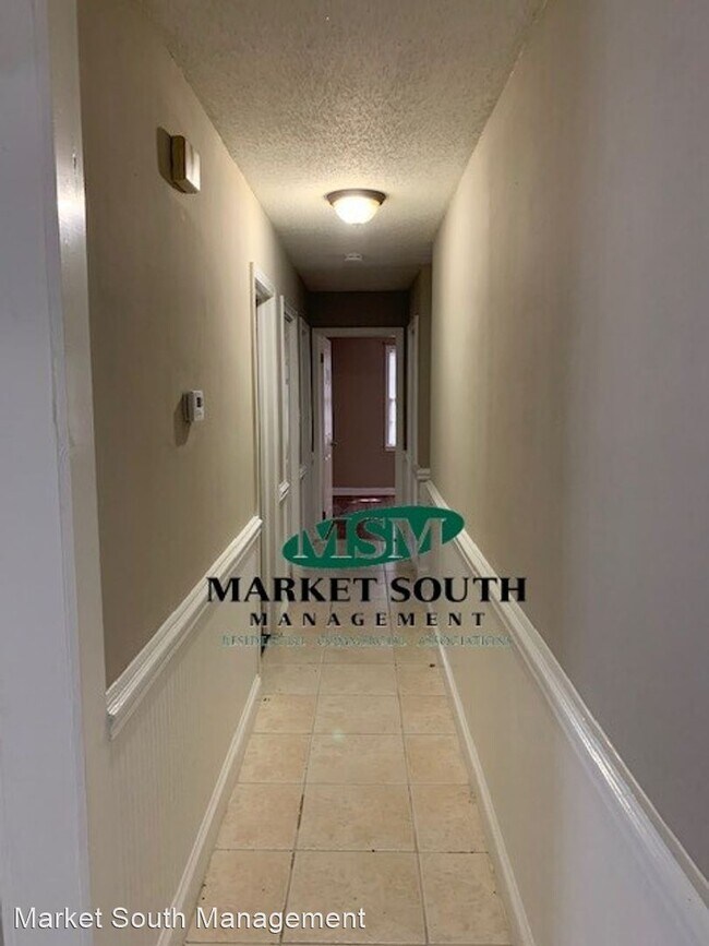 Foto del edificio - 3 br, 1.5 bath House - 5 Monica Blvd