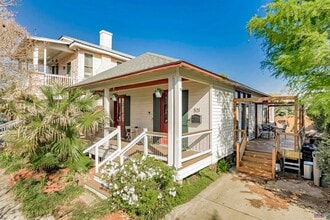 Building Photo - 521 Europe St