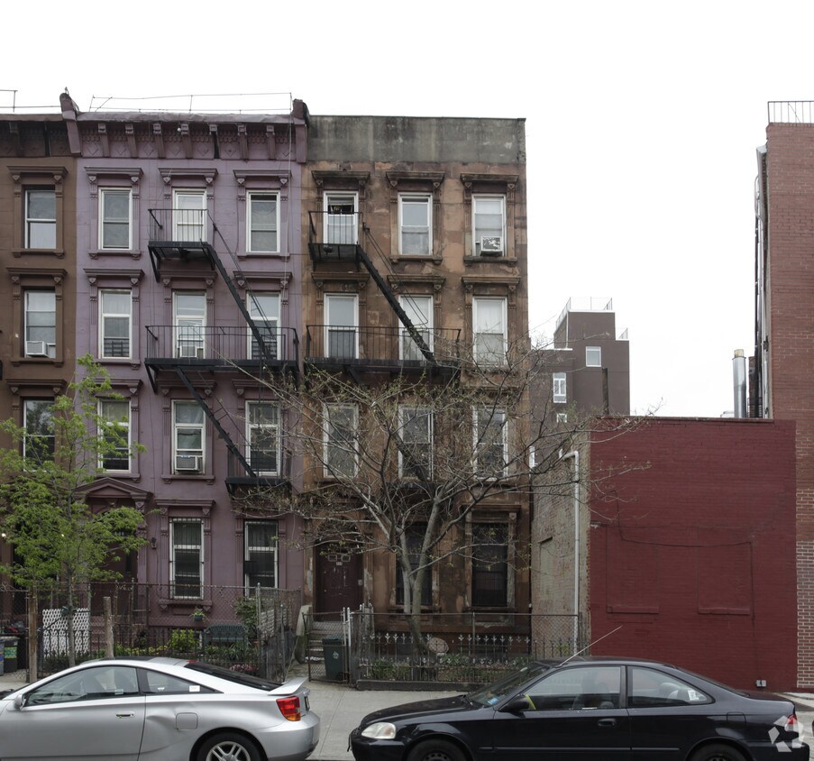 Building Photo - 498 Clinton Ave