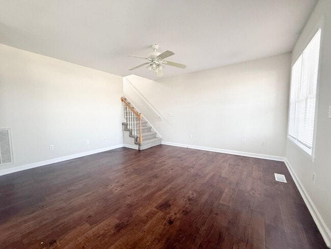 Building Photo - 430 W Stevens St