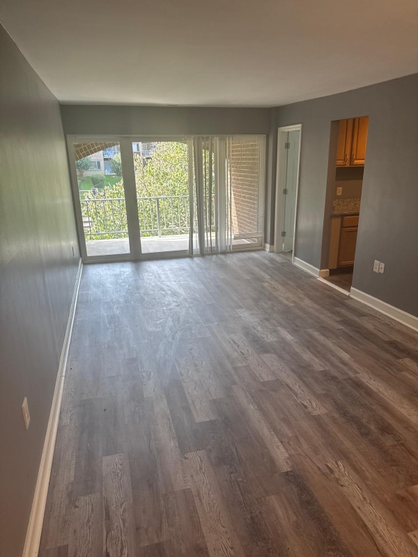 Building Photo - 406 Girard St