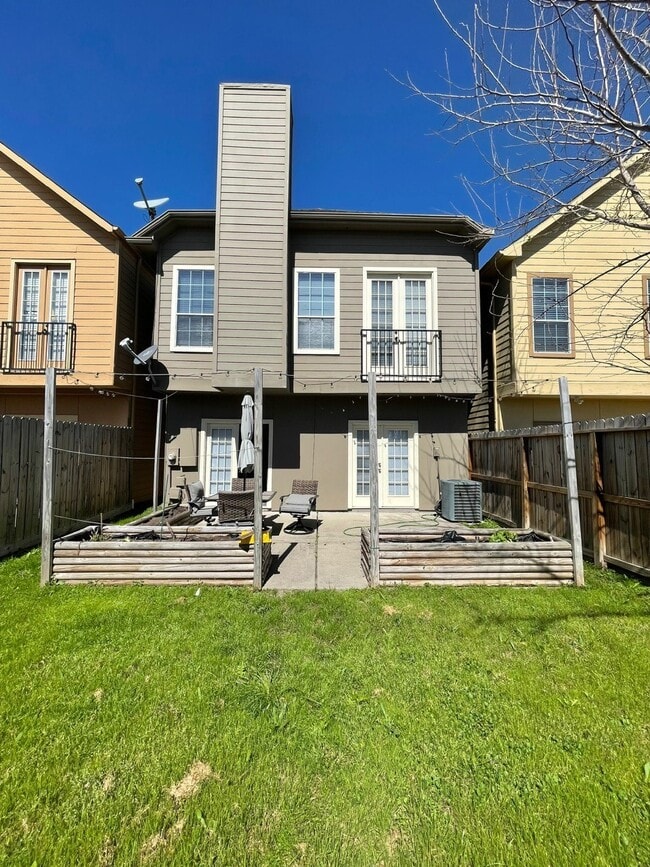 Building Photo - 2605 Almeda Forest Ct