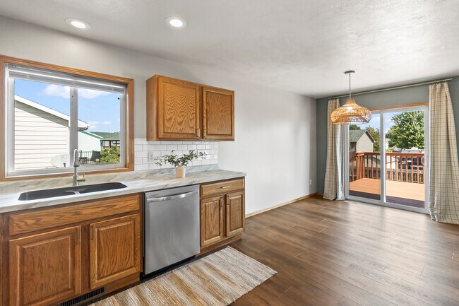 Building Photo - 5508 S Cain Ave