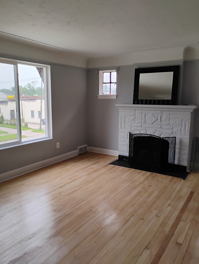 Building Photo - 17147 Hartwell St