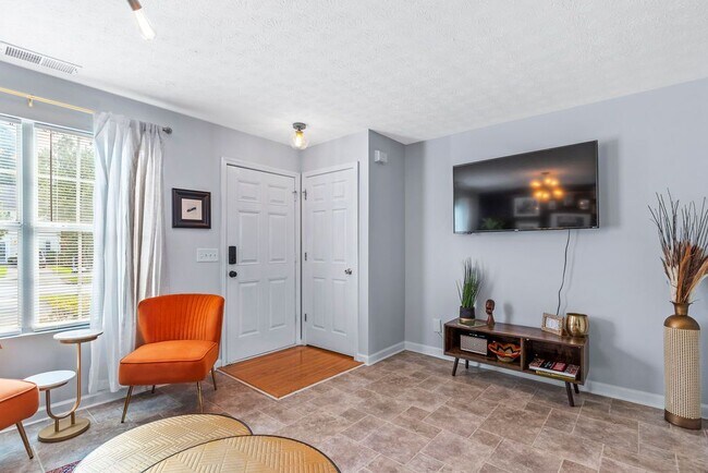 Foto del edificio - 1327 Hollenbeck Ln