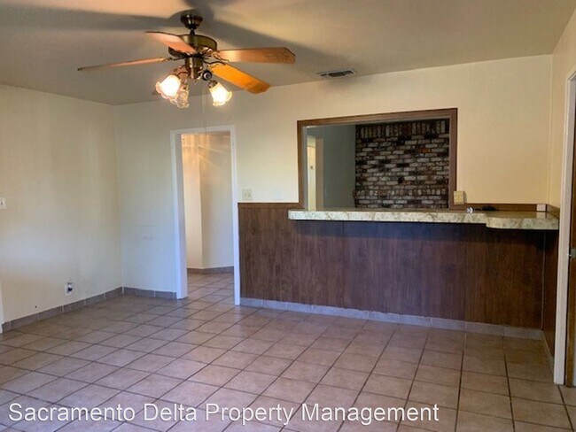 Building Photo - 3 br, 2 bath House - 3261 Northview Drive