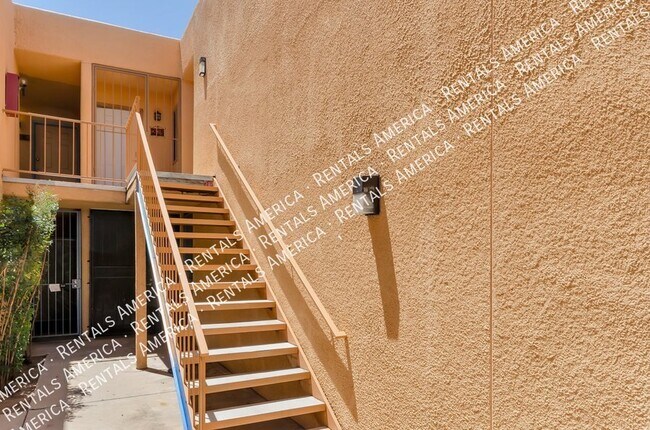 Foto del edificio - 3800 E 2nd St