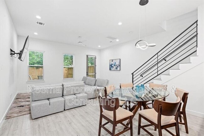 Foto del edificio - 6829 Cadillac St