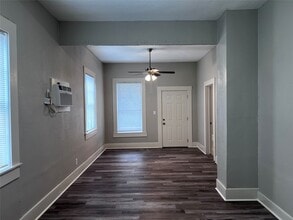 Building Photo - 712 40th St