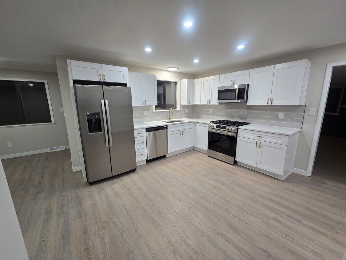 Foto principal - 509 E 41st St