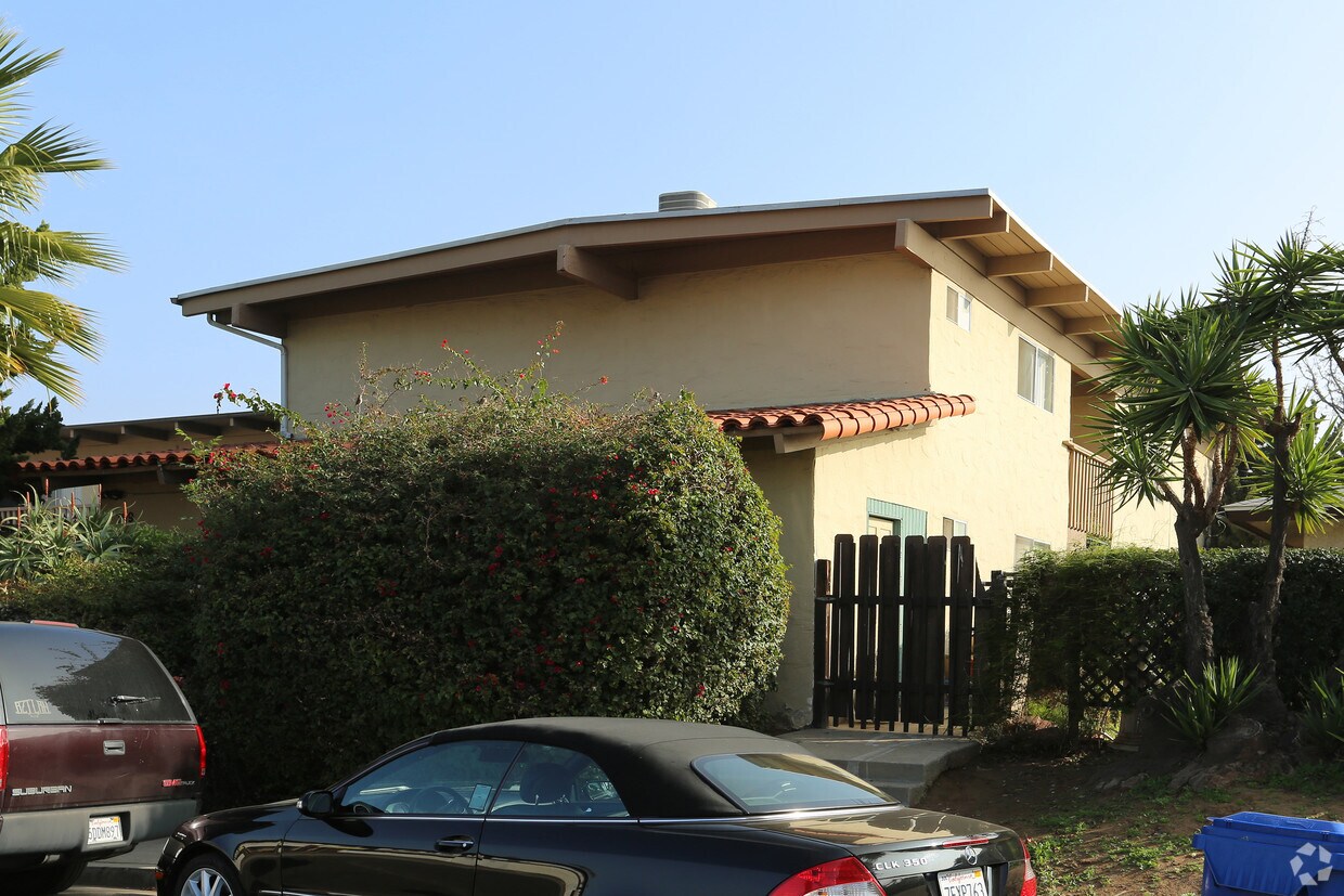 Building Photo - McClure Manor Apartments