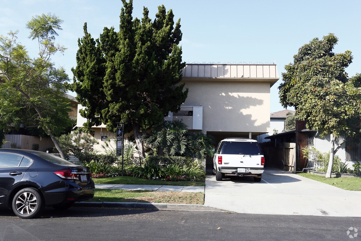 Building Photo - 3629 Vinton Ave