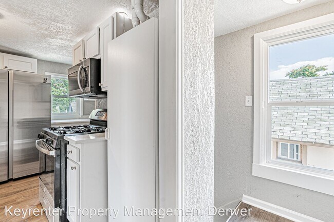 Foto del edificio - 2 br, 1 bath House - 4770 Vine St