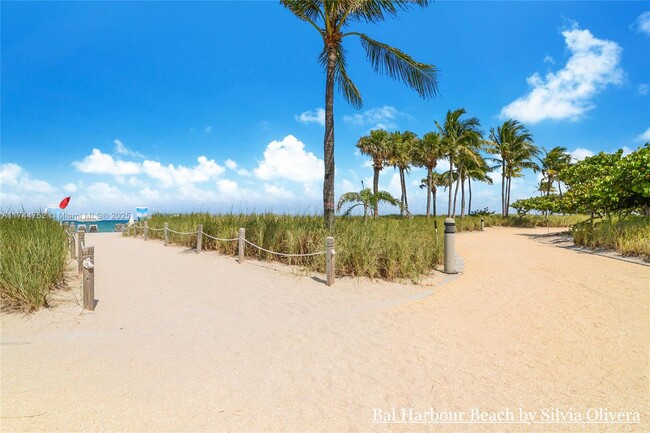 Foto del edificio - 9801 Collins Ave